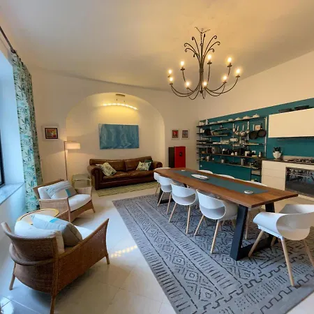 Apartament Orvieto: Spacious 3br 3ba With Balcony & Patio *