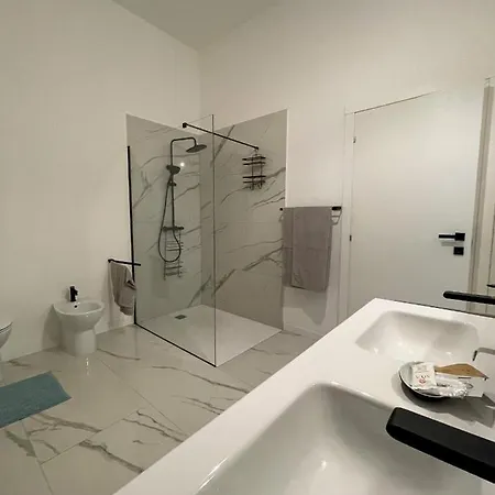 Orvieto: Spacious 3br 3ba With Balcony & Patio * أورفييتو