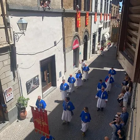 Orvieto: Spacious 3br 3ba With Balcony & Patio Lejlighed Orvieto