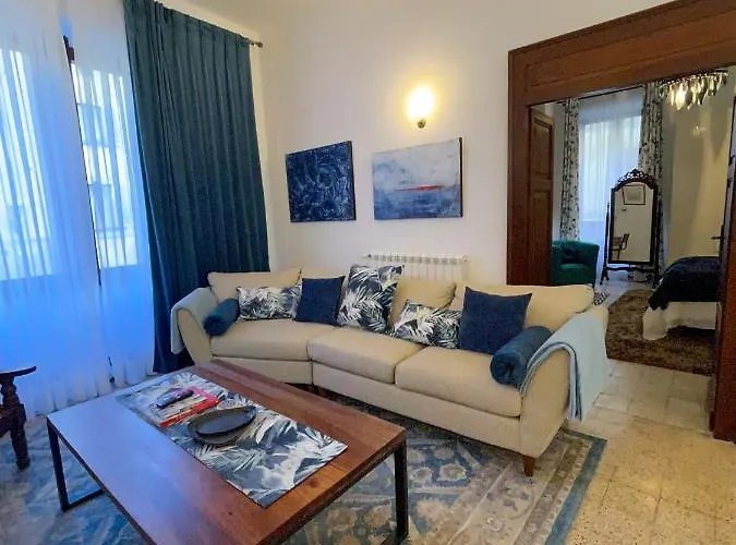 Orvieto: Spacious 3br 3ba With Balcony & Patio * オルヴィエート