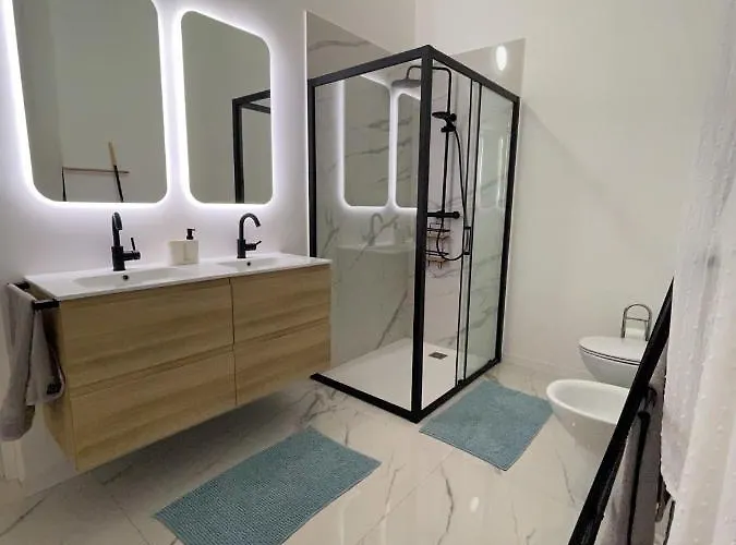 Orvieto: Spacious 3br 3ba With Balcony & Patio アパート