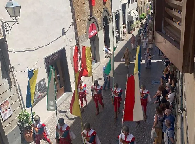 Orvieto: Spacious 3br 3ba With Balcony & Patio アパート オルヴィエート