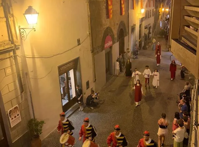 Orvieto: Spacious 3br 3ba With Balcony & Patio